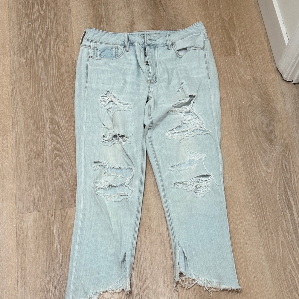 American Eagle Outfitters Light Blue Cropped Jeans